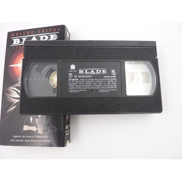 Blade VHS 1998 - Picture 3 of 4